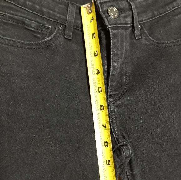 Levi's black 711 skinny jeans. Size 26. EUC. - Picture 4 of 8